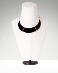 Collar de placas esmaltadas