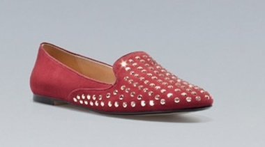 Slippers puntera tachas de ZARA