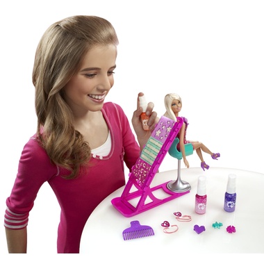 Juguete: Barbie peluquería color y diseño