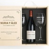 CALLE DEL REGALO Kit de Vino Personalizado con Copas de cristal, Caja de madera grabada, y Botella de vino | Kit personalizado para pareja