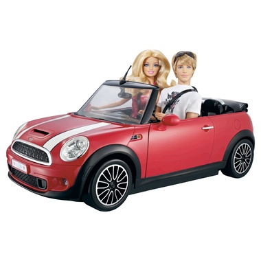 Juguete: Ken en su mini cooper
