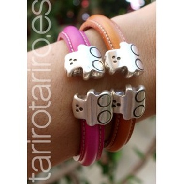 Pulsera de cuero con ositos de Tariro Tariro